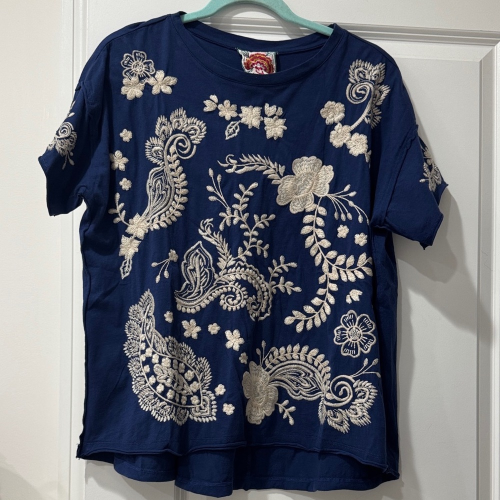 Johnny Was Navy/Cream Embroidery tunic size: medium